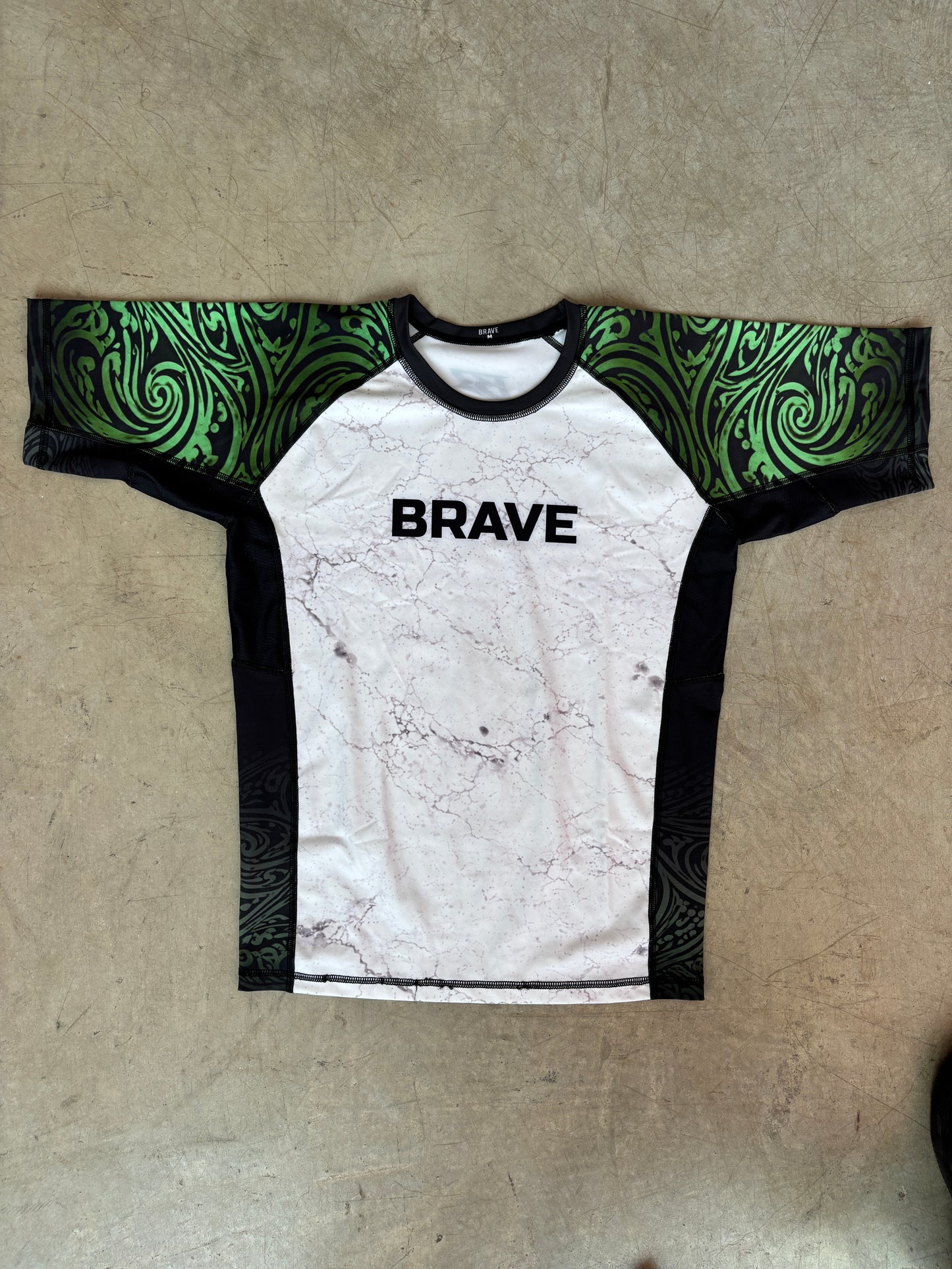 BRAVE Tropical Camiseta Técnica