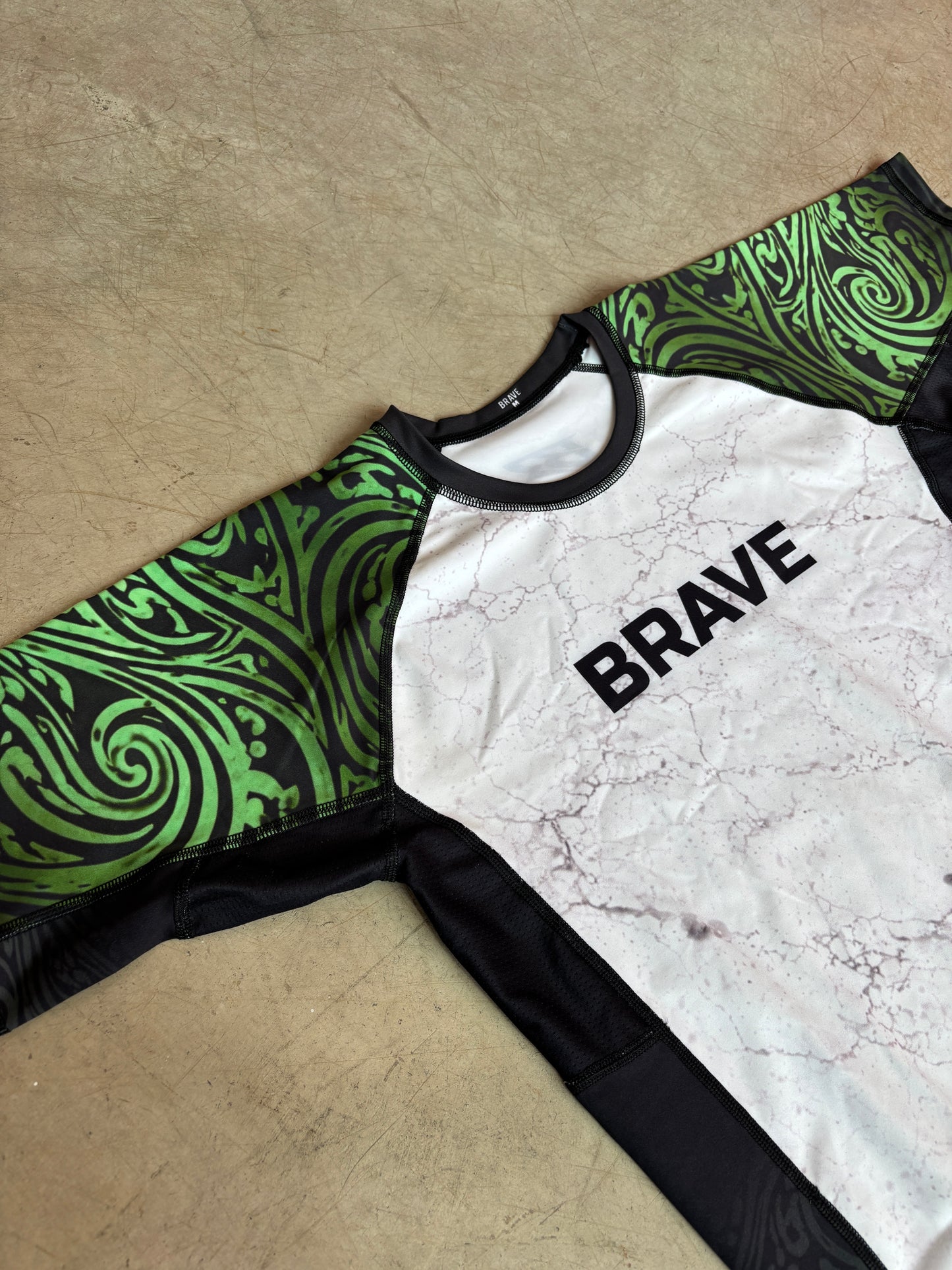 BRAVE Tropical Camiseta Técnica