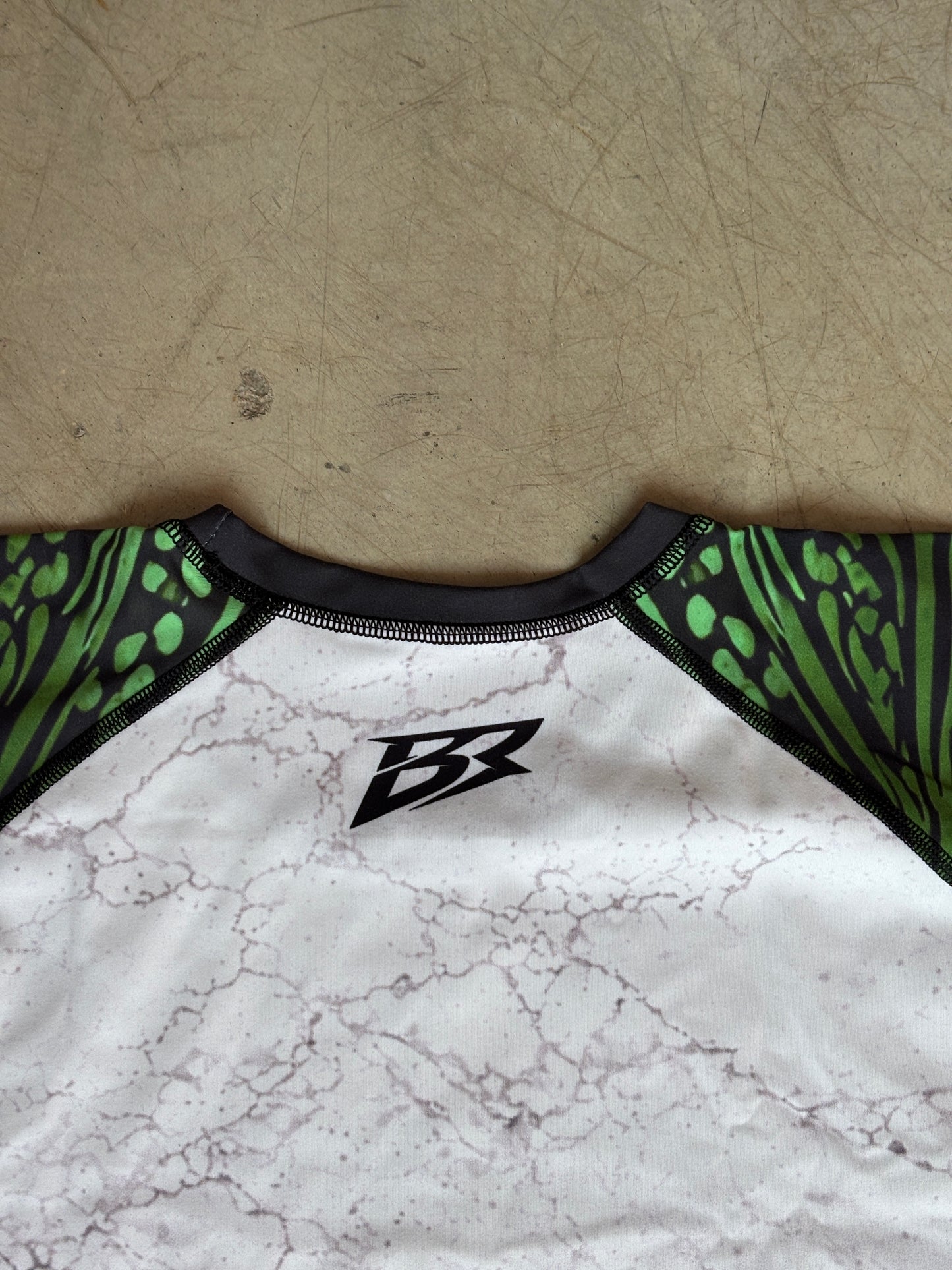 BRAVE Tropical Camiseta Técnica Larga