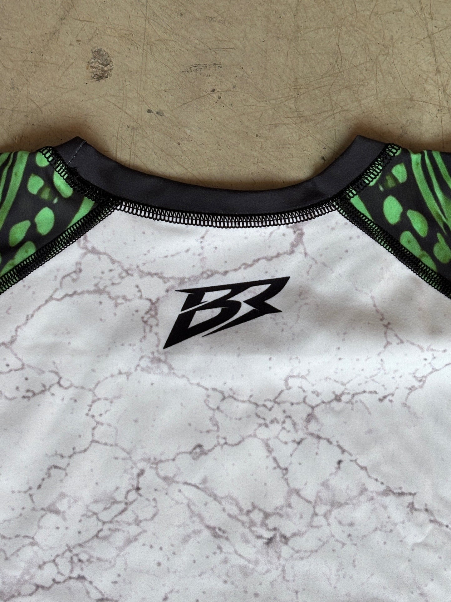 BRAVE Tropical Camiseta Técnica