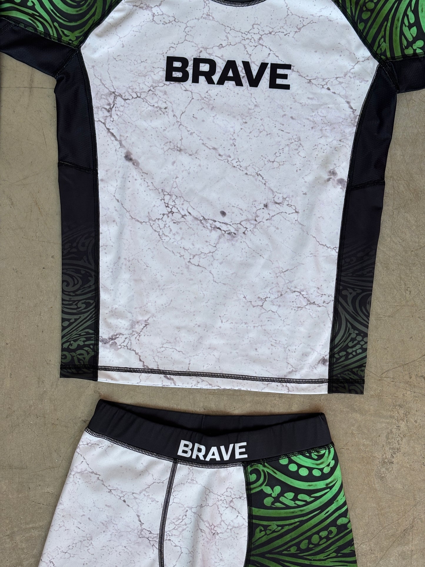BRAVE Tropical Malla de Compresión