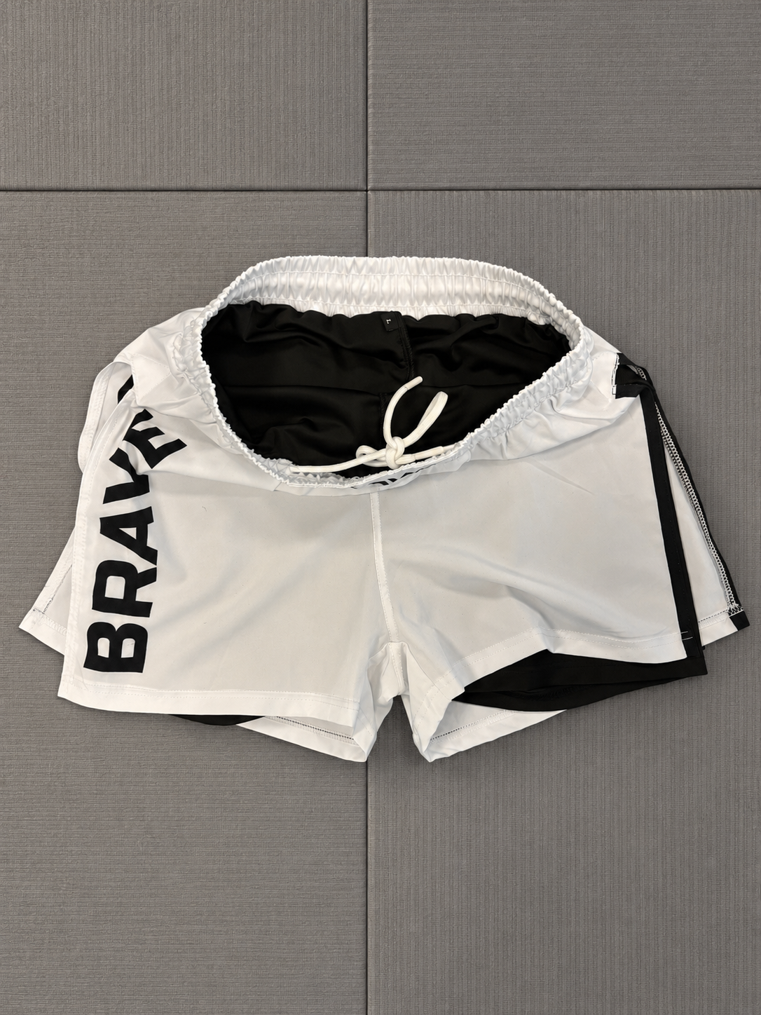 BRAVE Hybrid Pro Shorts WHITE
