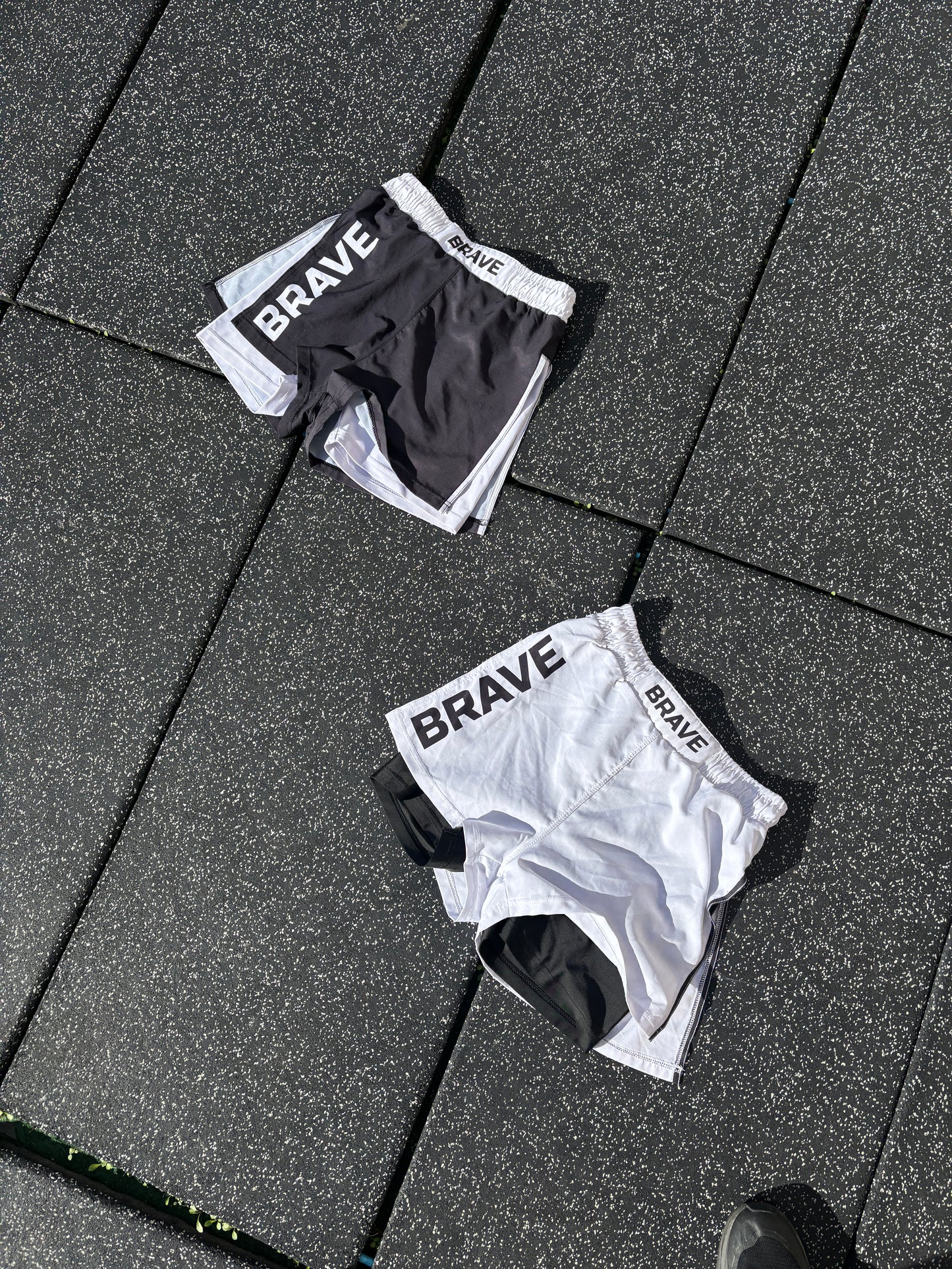 BRAVE Hybrid Pro Shorts WHITE